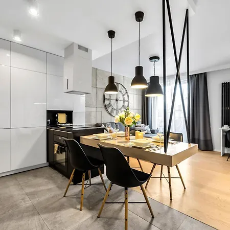 Warsaw Wola Apartment - Parking, Balcony, Workdesk - By Rentujemy Zewnętrze zdjęcie