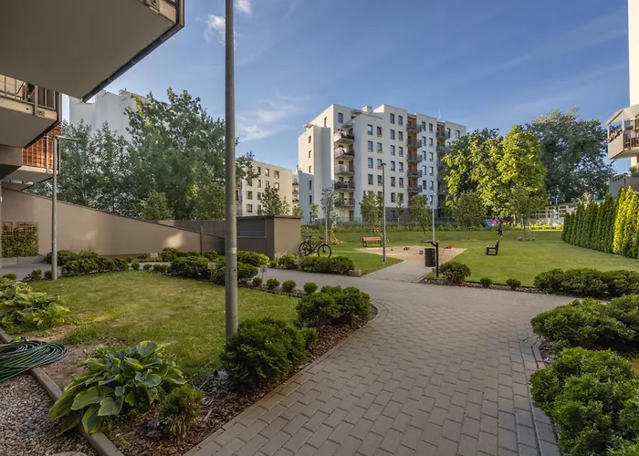 Warsaw Wola Apartment - Parking, Balcony, Workdesk - By Rentujemy