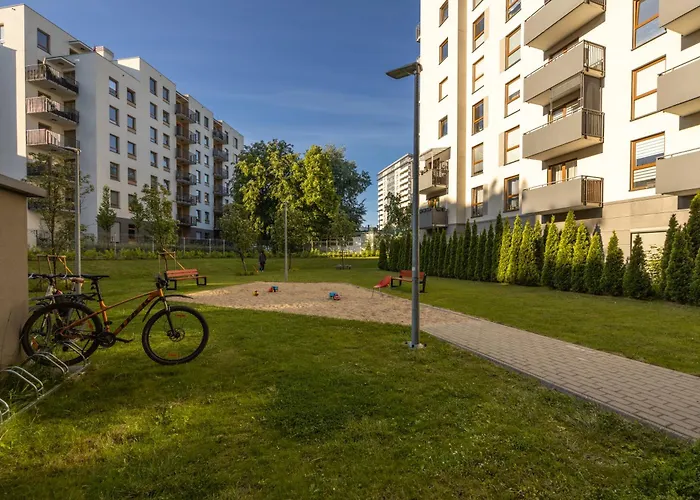 Warsaw Wola Apartment - Parking, Balcony, Workdesk - By Rentujemy