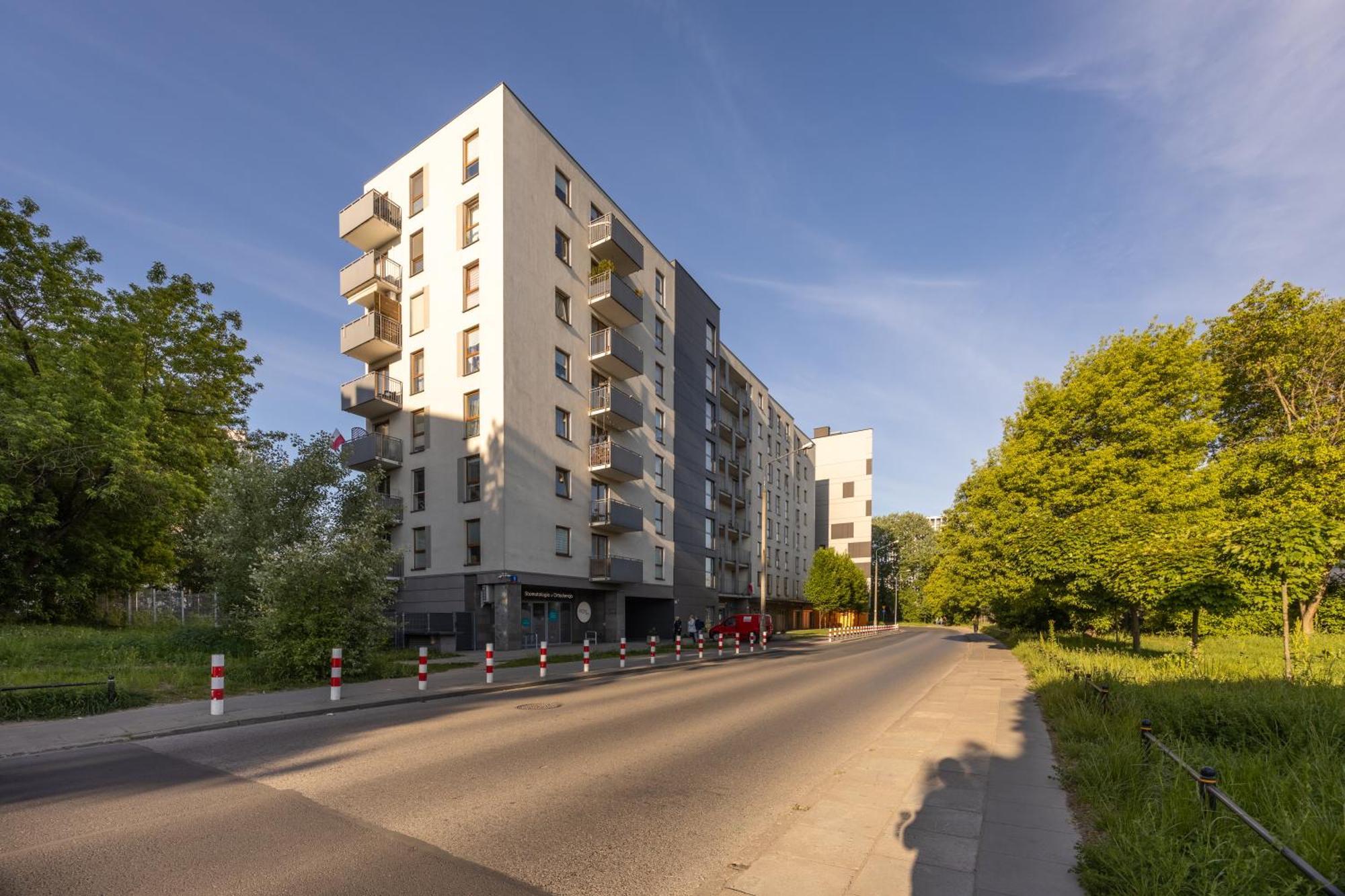 Apartment Wola - Parking, Balcony, Workdesk - By Rentujemy Warschau